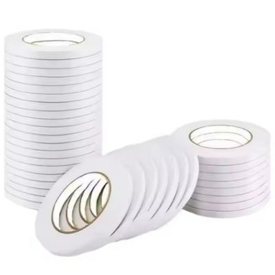 Nastro adesivo acrilico a base d'acqua, nastro di tessuto biadesivo con liner di rilascio in carta bianca rivestita in PE